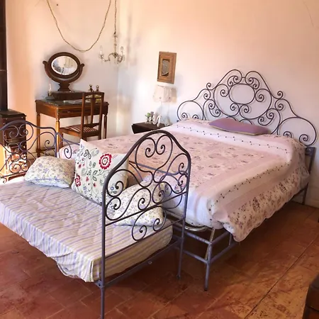 Suggestivo Casale In Collina *