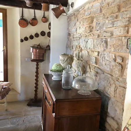 Suggestivo Casale In Collina Chalé
