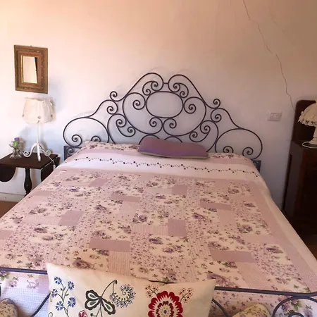 Suggestivo Casale In Collina